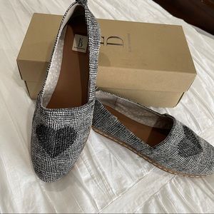 ELLEN DEGENERES love heart shoes 10